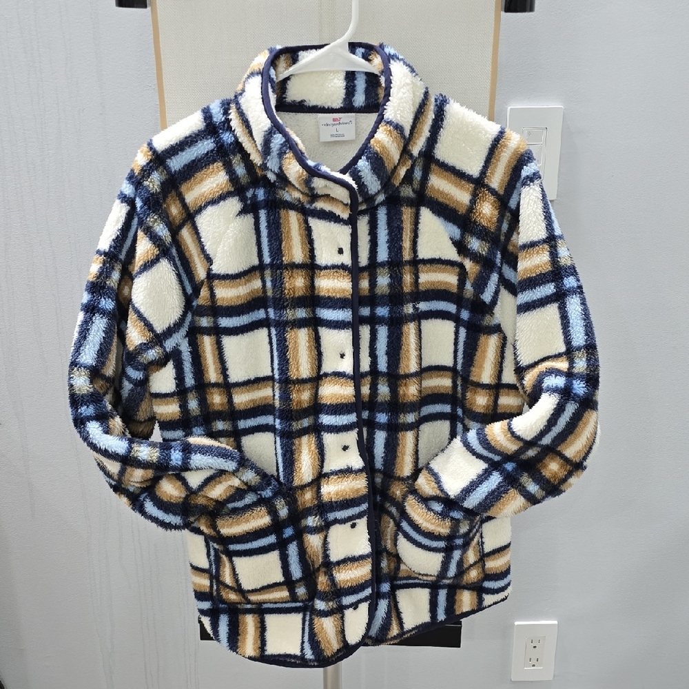 Vineyard Vines Fleece with Navy and Cream Accents